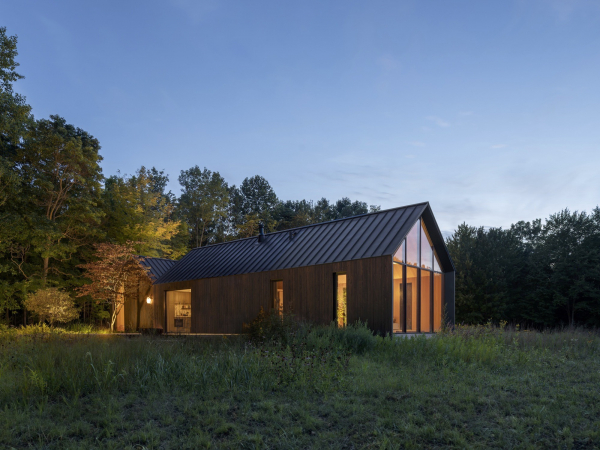 Современный гостевой дом в сельской местности