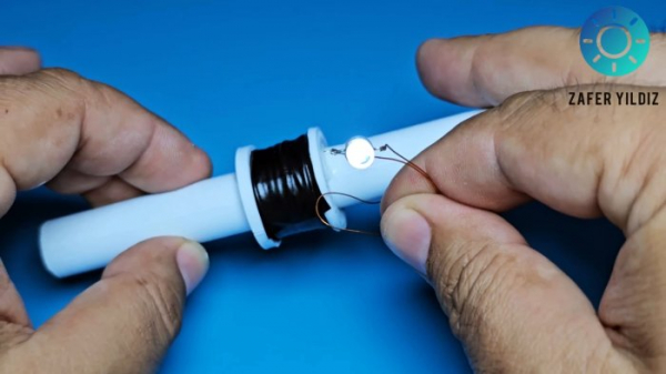 Как сделать фонарик без батареек