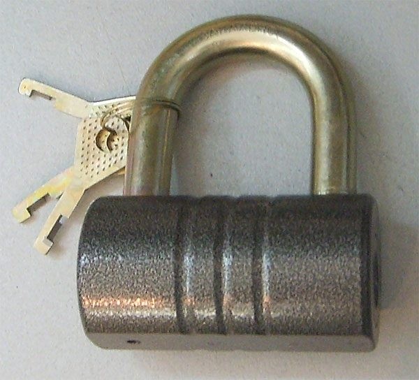 Замок для гаража: 7 советов по выбору Замок для гаража: 7 советов по выбору