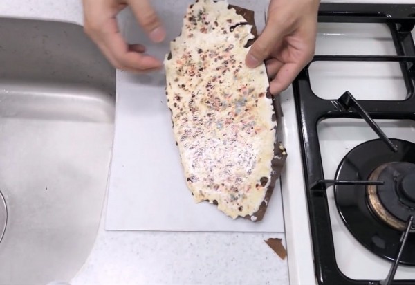 Удивительно, но факт – острейшие кухонные ножи из картона и пластиковых бутылок своими руками Удивительно, но факт – острейшие кухонные ножи из картона и пластиковых бутылок своими руками