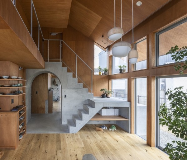 Семейный дом с уникальной бетонной конструкцией