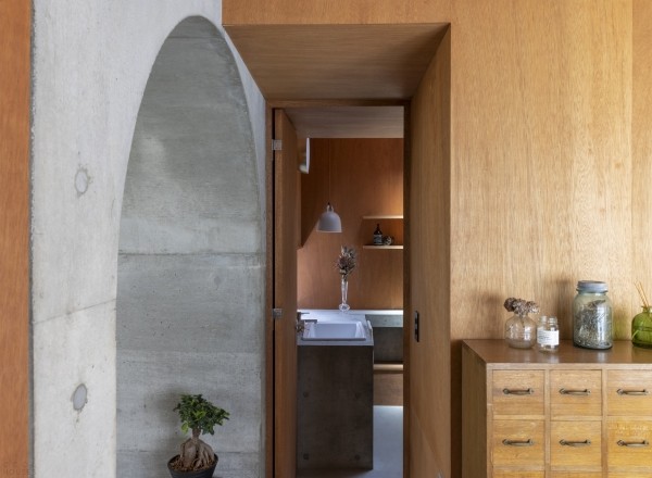 Семейный дом с уникальной бетонной конструкцией