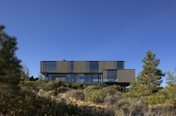 Дом с многослойной пространственной композицией Дом с многослойной пространственной композицией