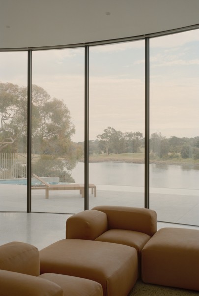 Элегантная резиденция с волнистыми фасадами Элегантная резиденция с волнистыми фасадами