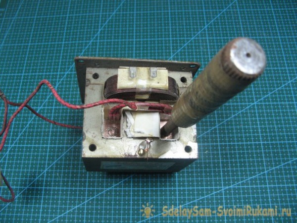 Аппарат точечной сварки из трансформатора микроволновки