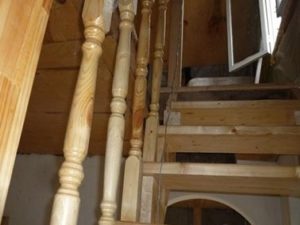 Забежная лестница своими руками: схемы + пошаговая инструкция с фото Забежная лестница своими руками: схемы + пошаговая инструкция с фото