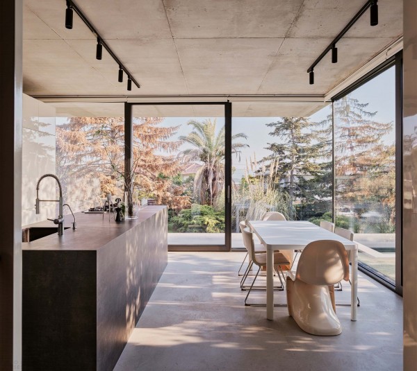 Дом с гармоничным единством природы, дизайна и технологий Дом с гармоничным единством природы, дизайна и технологий