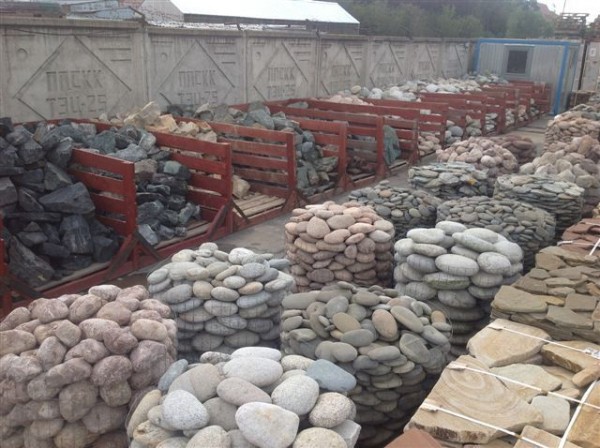 Забор из камня своими руками: пошаговый процесс с пояснениями Забор из камня своими руками: пошаговый процесс с пояснениями