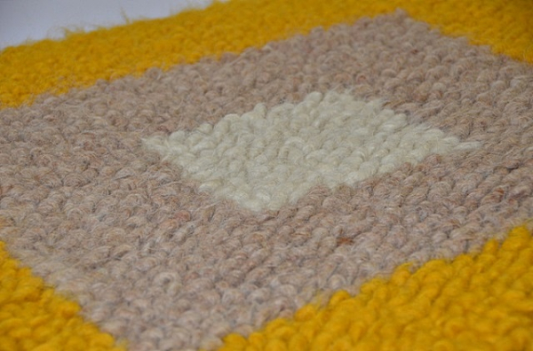 Накладки на ступени лестницы из ковролина: особенности выбора