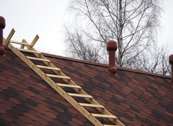 Как сделать складную лестницу на конек крыши: пошаговая инструкция по самостоятельному возведению