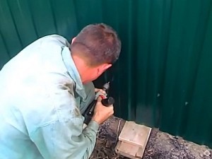 Как построить забор из профлиста своими руками: пошаговая инструкция и важные нюансы