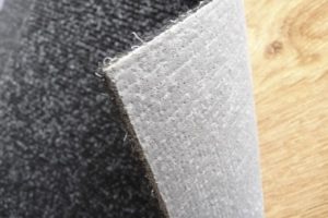 Накладки на ступени лестницы из ковролина: особенности выбора