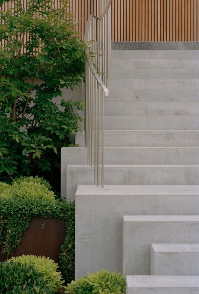 Элегантная резиденция с волнистыми фасадами Элегантная резиденция с волнистыми фасадами