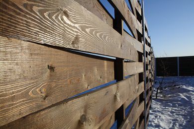 Плетеный забор своими руками: делаем из досок и веток с пошаговой инструкцией