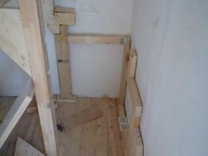 Забежная лестница своими руками: схемы + пошаговая инструкция с фото Забежная лестница своими руками: схемы + пошаговая инструкция с фото