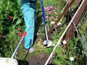 Как построить забор из профлиста своими руками: пошаговая инструкция и важные нюансы