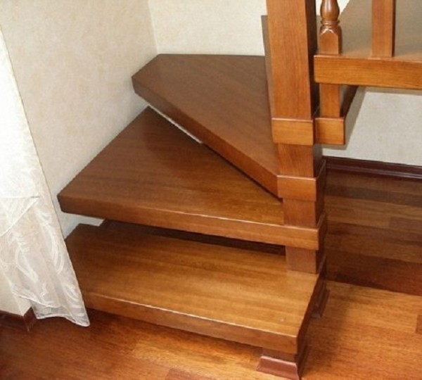 Забежная лестница своими руками: схемы + пошаговая инструкция с фото Забежная лестница своими руками: схемы + пошаговая инструкция с фото