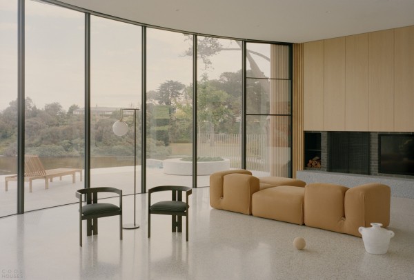 Элегантная резиденция с волнистыми фасадами Элегантная резиденция с волнистыми фасадами