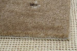 Накладки на ступени лестницы из ковролина: особенности выбора