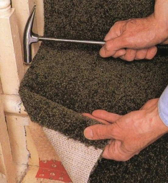 Накладки на ступени лестницы из ковролина: особенности выбора