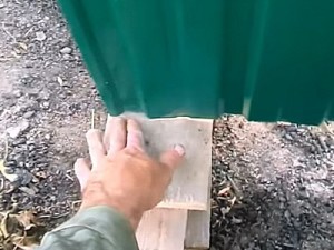 Как построить забор из профлиста своими руками: пошаговая инструкция и важные нюансы