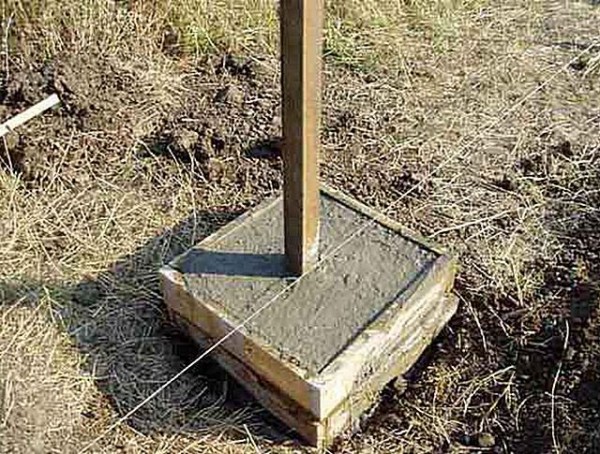 Бетонирование столбов для забора: устанавливаем забор правильно Бетонирование столбов для забора: устанавливаем забор правильно