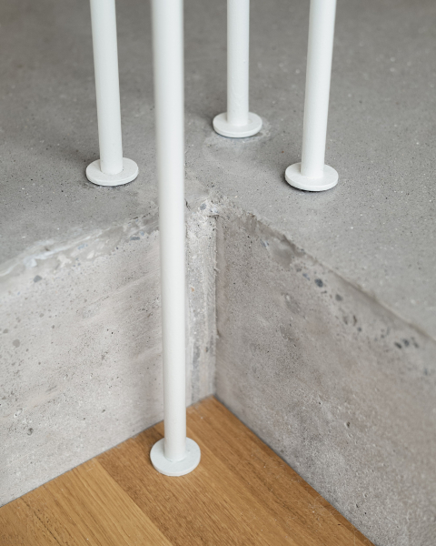 Скульптурная бетонная вилла в суровом рельефе Скульптурная бетонная вилла в суровом рельефе