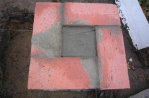 Кирпичные столбы для забора своими руками: пошаговая инструкция Кирпичные столбы для забора своими руками: пошаговая инструкция