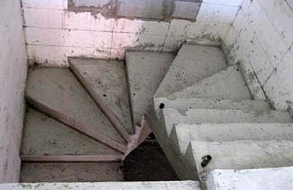 Лестница в погреб своими руками: выбор конструкции и пошаговая инструкция по изготовлению Лестница в погреб своими руками: выбор конструкции и пошаговая инструкция по изготовлению