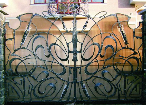 Забор из поликарбоната своими руками: пошаговые инструкции и фото к ним Забор из поликарбоната своими руками: пошаговые инструкции и фото к ним