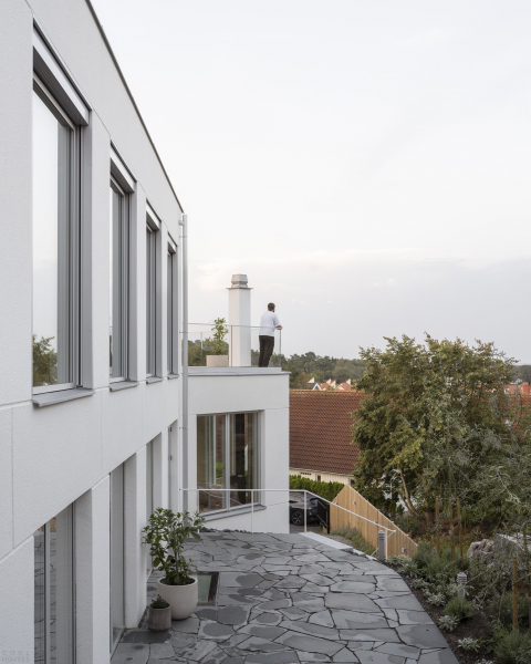 Скульптурная бетонная вилла в суровом рельефе Скульптурная бетонная вилла в суровом рельефе