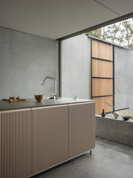 Автономный гостевой дом в брутальном стиле