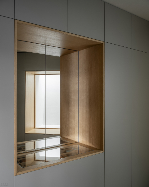 Скульптурная бетонная вилла в суровом рельефе Скульптурная бетонная вилла в суровом рельефе