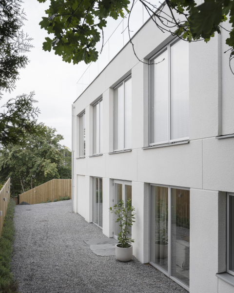 Скульптурная бетонная вилла в суровом рельефе Скульптурная бетонная вилла в суровом рельефе