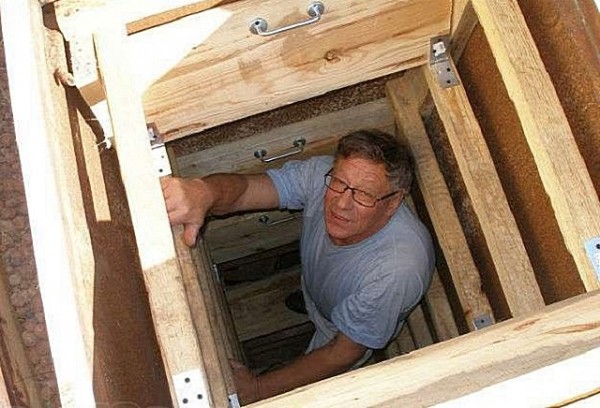 Лестница в погреб своими руками: выбор конструкции и пошаговая инструкция по изготовлению Лестница в погреб своими руками: выбор конструкции и пошаговая инструкция по изготовлению