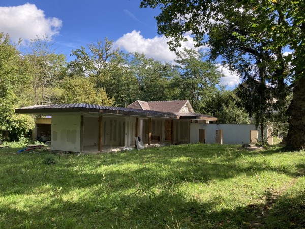 Биоклиматический дом, объединяющий традиционную и современную архитектуру