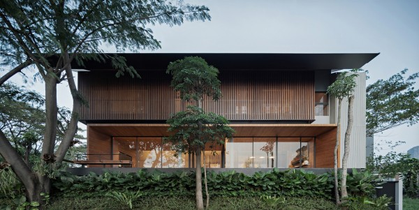 Семейный дом с современным тропическим дизайном