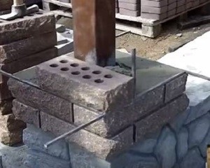 Кирпичные столбы для забора своими руками: пошаговая инструкция Кирпичные столбы для забора своими руками: пошаговая инструкция