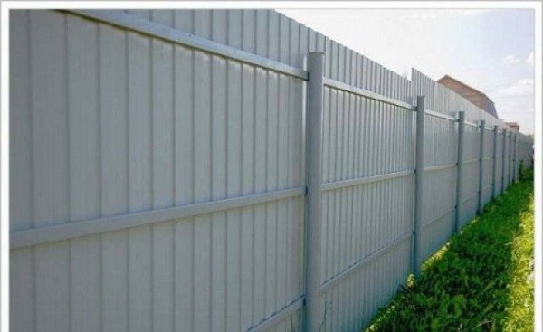 Забор своими руками: пошаговая инструкция по изготовлению и монтажу Забор своими руками: пошаговая инструкция по изготовлению и монтажу