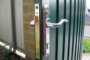 Калитка из металлопрофиля своими руками – схема + порядок выполнения работы Калитка из металлопрофиля своими руками – схема + порядок выполнения работы