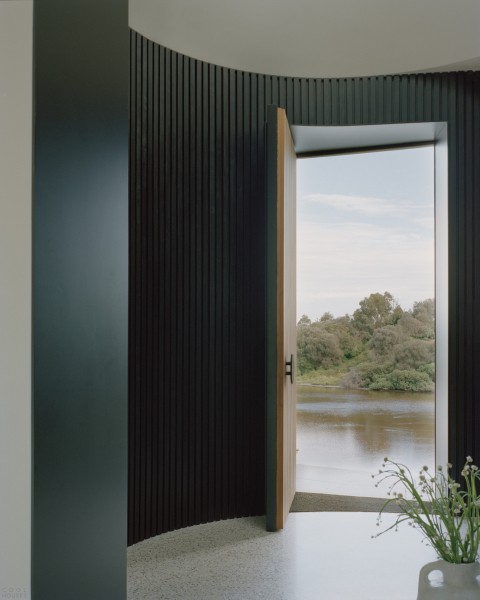 Элегантная резиденция с волнистыми фасадами Элегантная резиденция с волнистыми фасадами