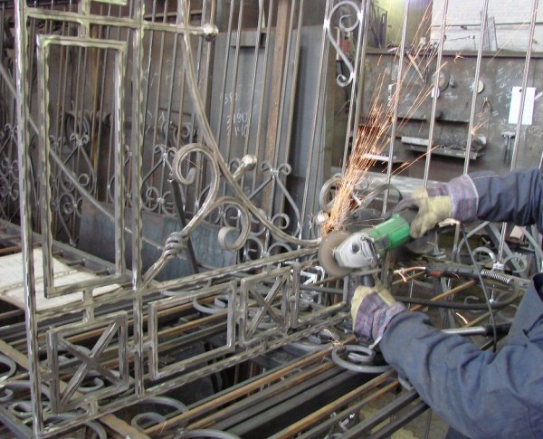 Кованый забор своими руками: пошаговое руководство