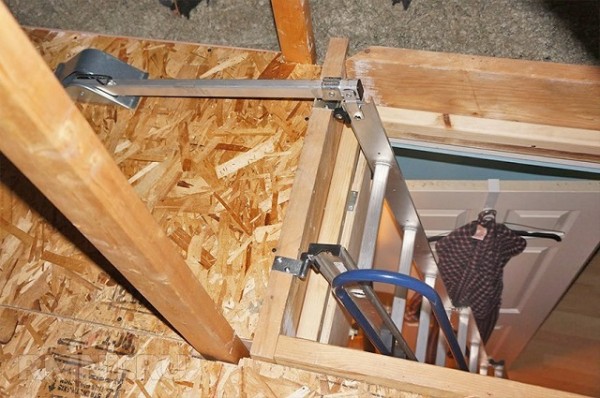 Лестница раскладная на чердак своими руками с люком: пошаговая инструкция Лестница раскладная на чердак своими руками с люком: пошаговая инструкция