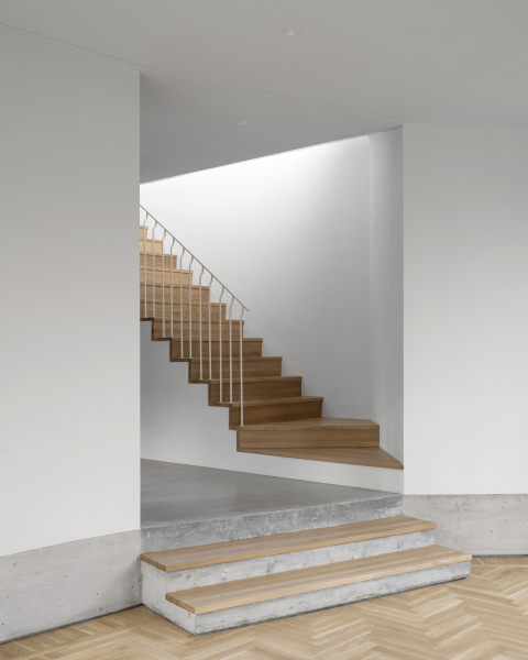 Скульптурная бетонная вилла в суровом рельефе Скульптурная бетонная вилла в суровом рельефе