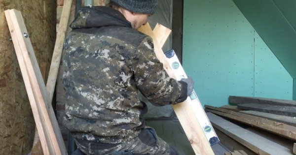 Делаем складные строительные козлы из обрезков досок на дачу Делаем складные строительные козлы из обрезков досок на дачу