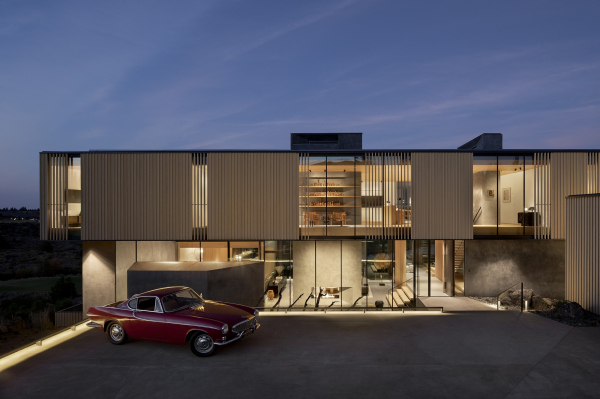 Дом с многослойной пространственной композицией Дом с многослойной пространственной композицией