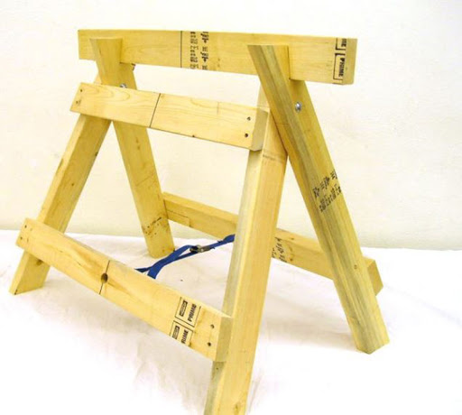 Делаем складные строительные козлы из обрезков досок на дачу Делаем складные строительные козлы из обрезков досок на дачу