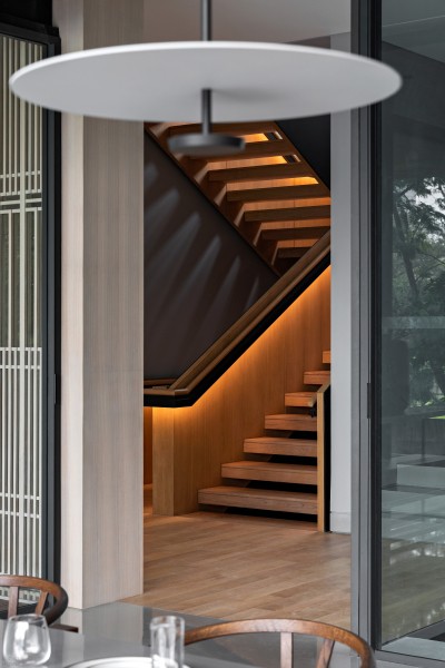 Семейный дом с современным тропическим дизайном