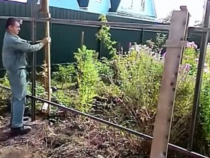 Как построить забор из профлиста своими руками: пошаговая инструкция и важные нюансы