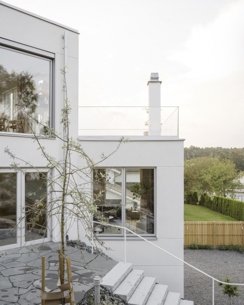 Скульптурная бетонная вилла в суровом рельефе Скульптурная бетонная вилла в суровом рельефе